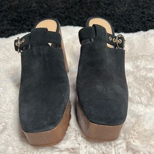 NWOB gianni bini Black Sotelo Suede Platform Clogs, Buckle Detail-Gold size 10
